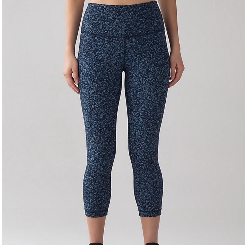Lululemon cropped pants!